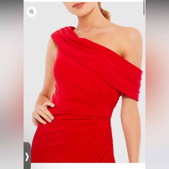 Mac Duggal Ieena Elegant Red Ruched Off-Shoulder Dress midi - Picture 2 of 6